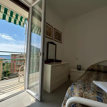 Silvia House Sea View * Levanto