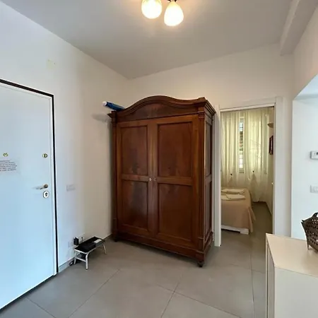 Apartment Silvia House Sea View