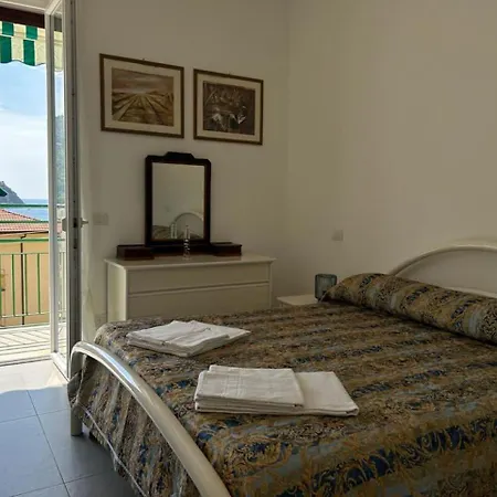 Silvia House Sea View *