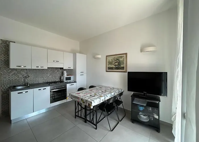 Silvia House Sea View 레반토