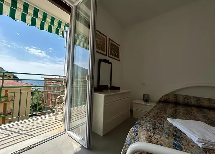 Silvia House Sea View * Levanto