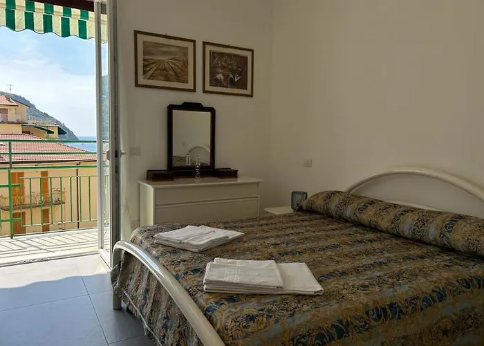 Silvia House Sea View *